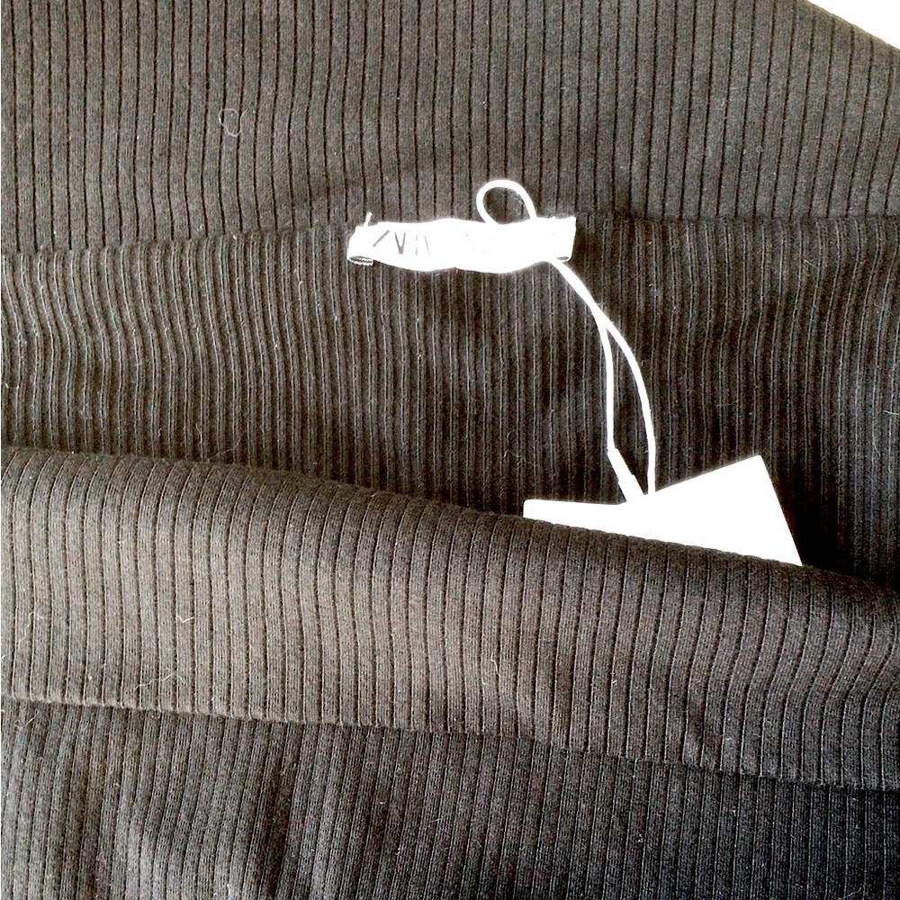 Zara Ribbed Off-The-Shoulder Top - Picture 10 of 10